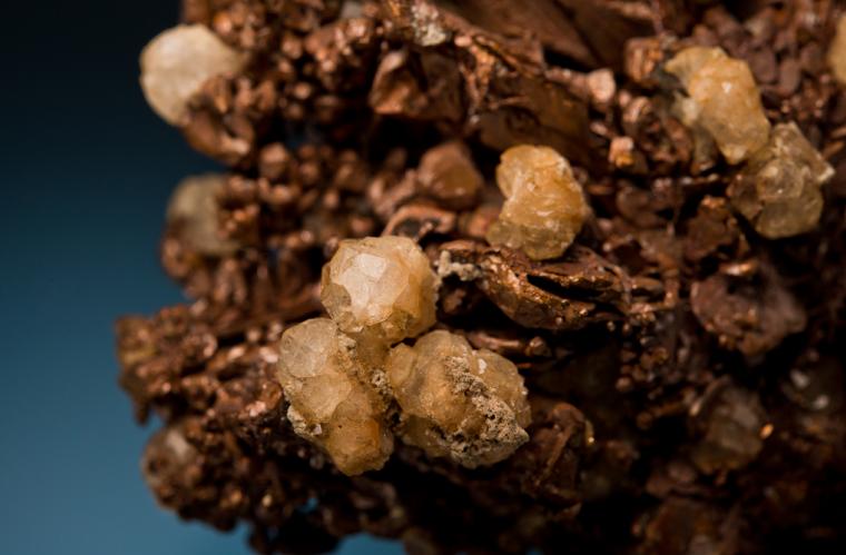 COPPER (SPINEL twins) with ANALCIME